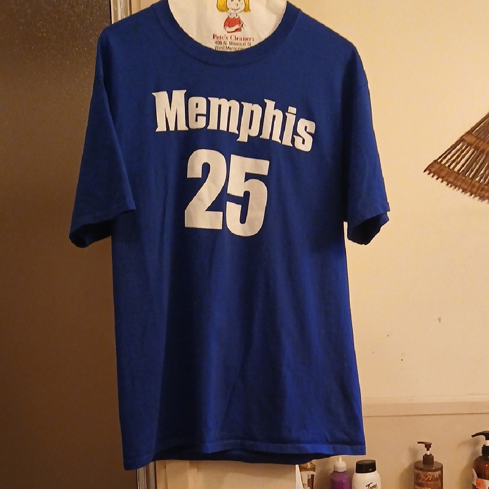 "Memphis 25,Hardaway 25" Blue Memphis Graphic T-Shirt. Men's Med.‎